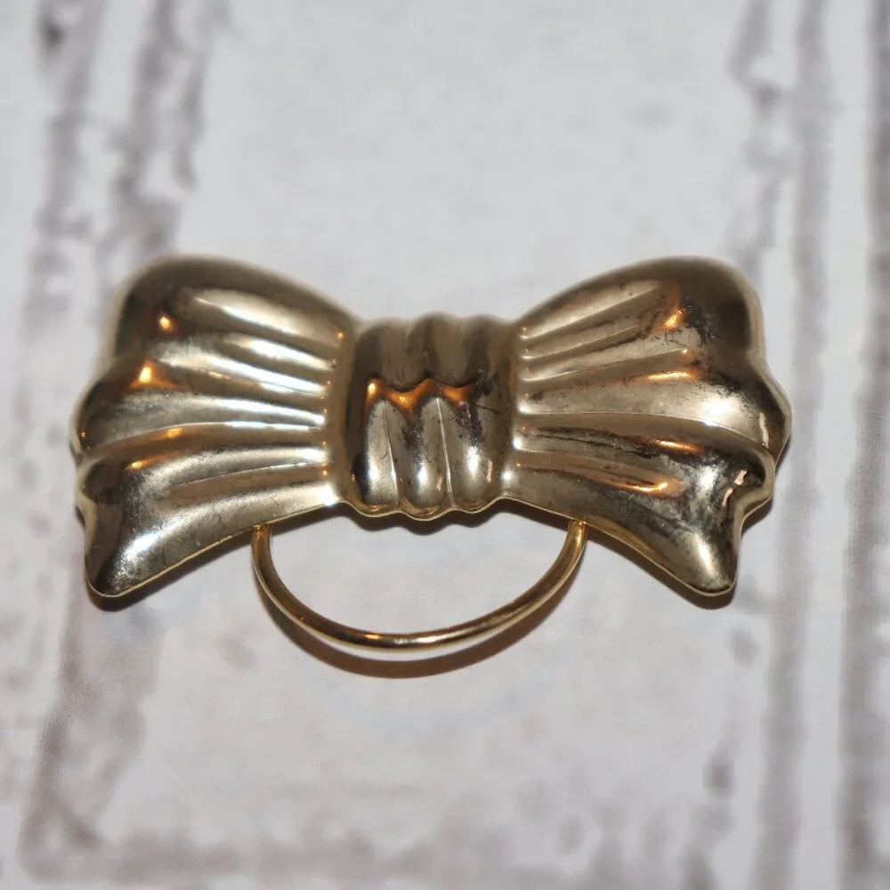 Beautiful vintage gold Bow scarf clip 2.25